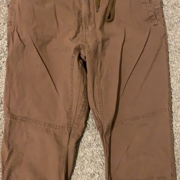 Jogger style light weight. Worn a few times. - Picture 5 of 8